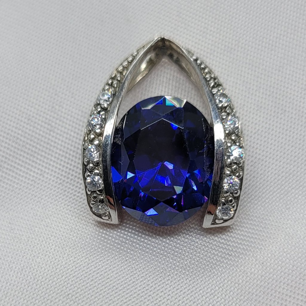 Nwot Bella Luce Sterling Silver Tanzanite Pendant